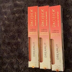 Eye brightening concealer!